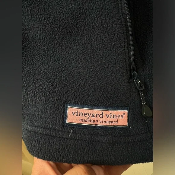 Vineyard Vines Martha’s Vineyard vest. - Picture 3 of 9